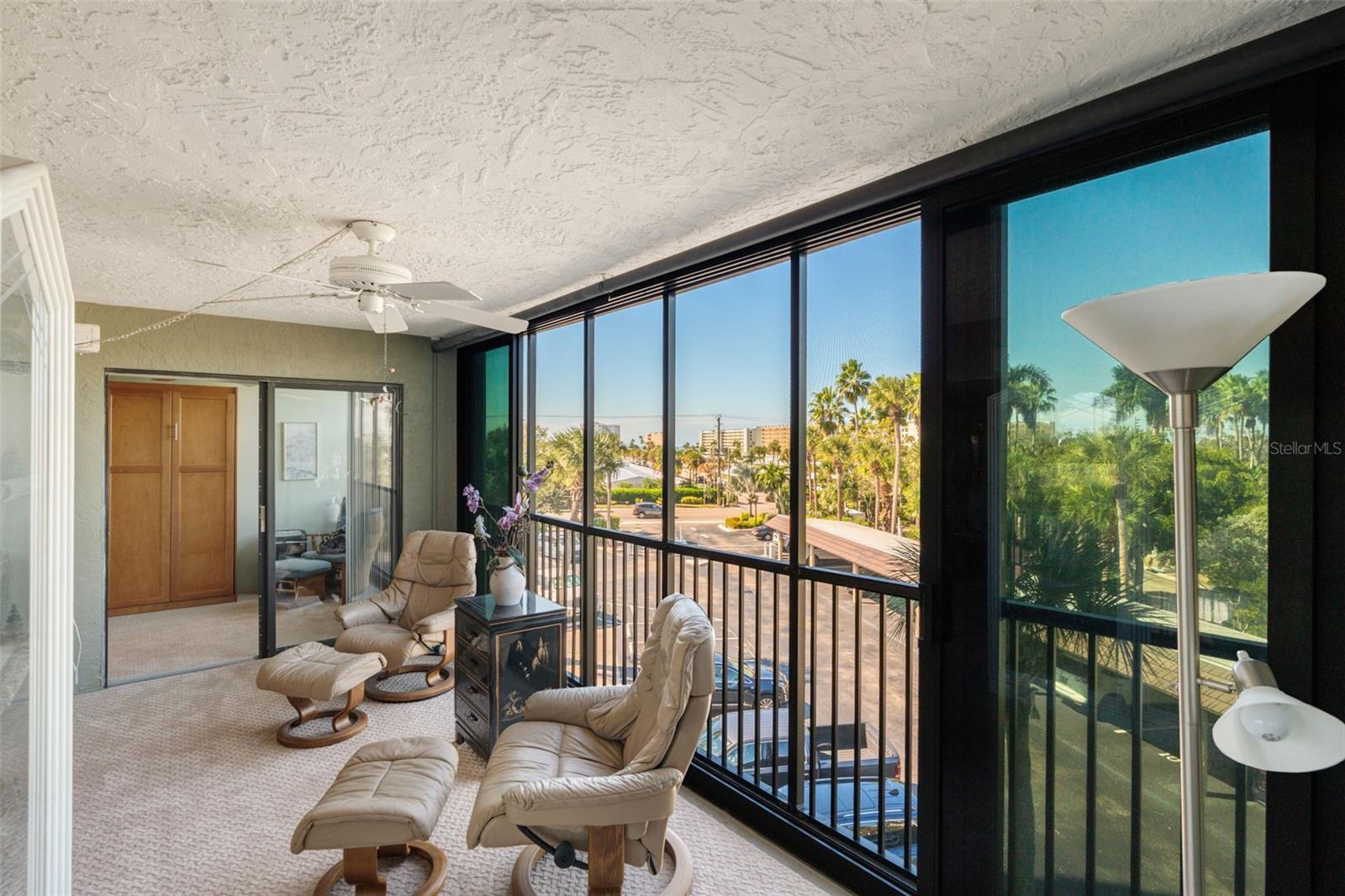 Image 27 of 40 For 5855 Midnight Pass Road 318