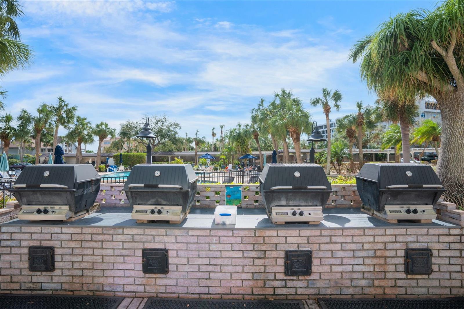 Image 28 of 40 For 5855 Midnight Pass Road 318