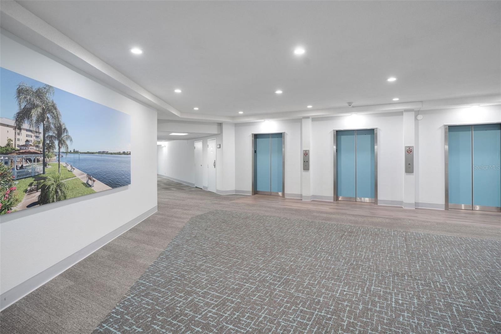 Image 30 of 40 For 5855 Midnight Pass Road 318