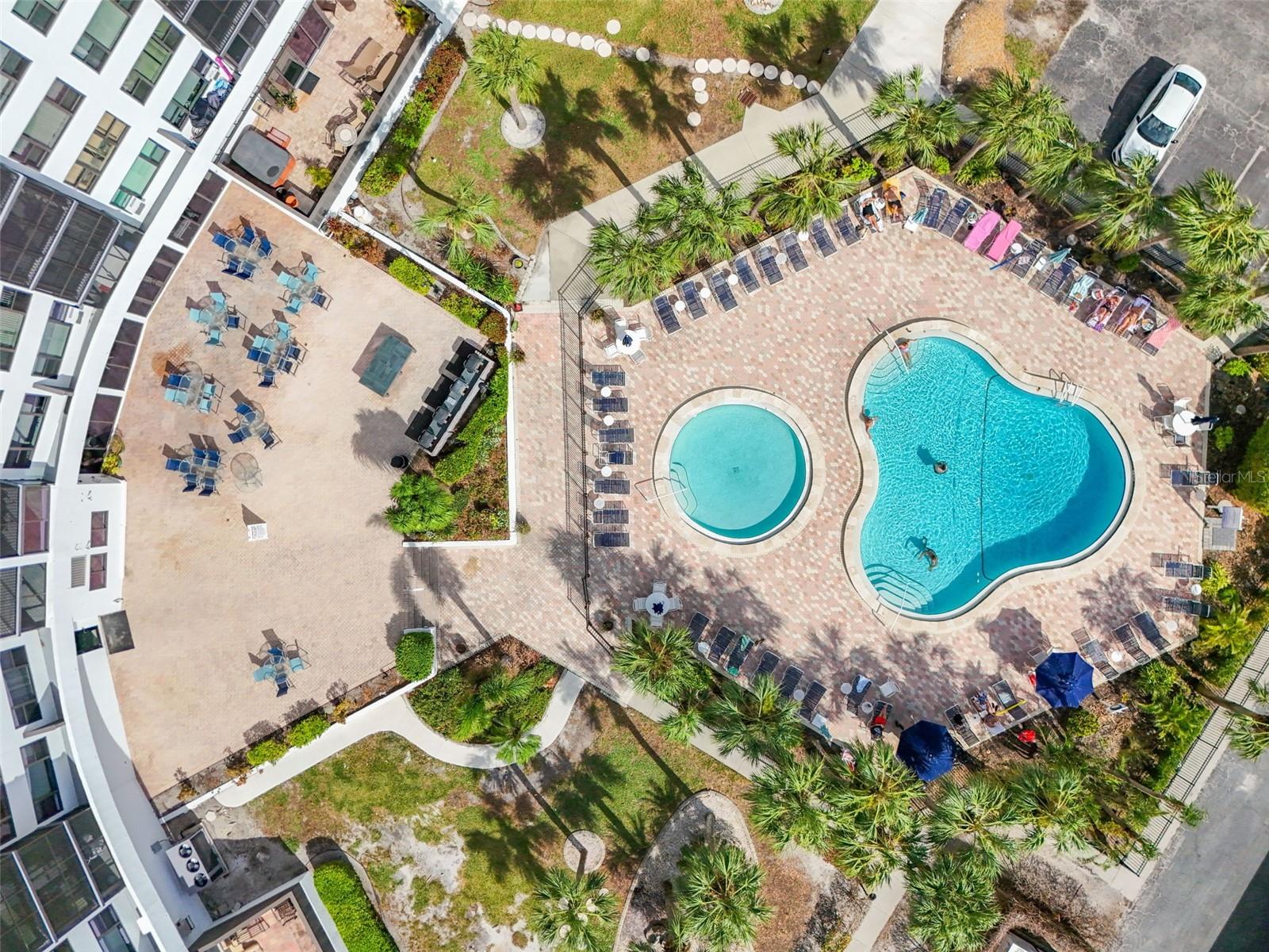 Image 34 of 40 For 5855 Midnight Pass Road 318