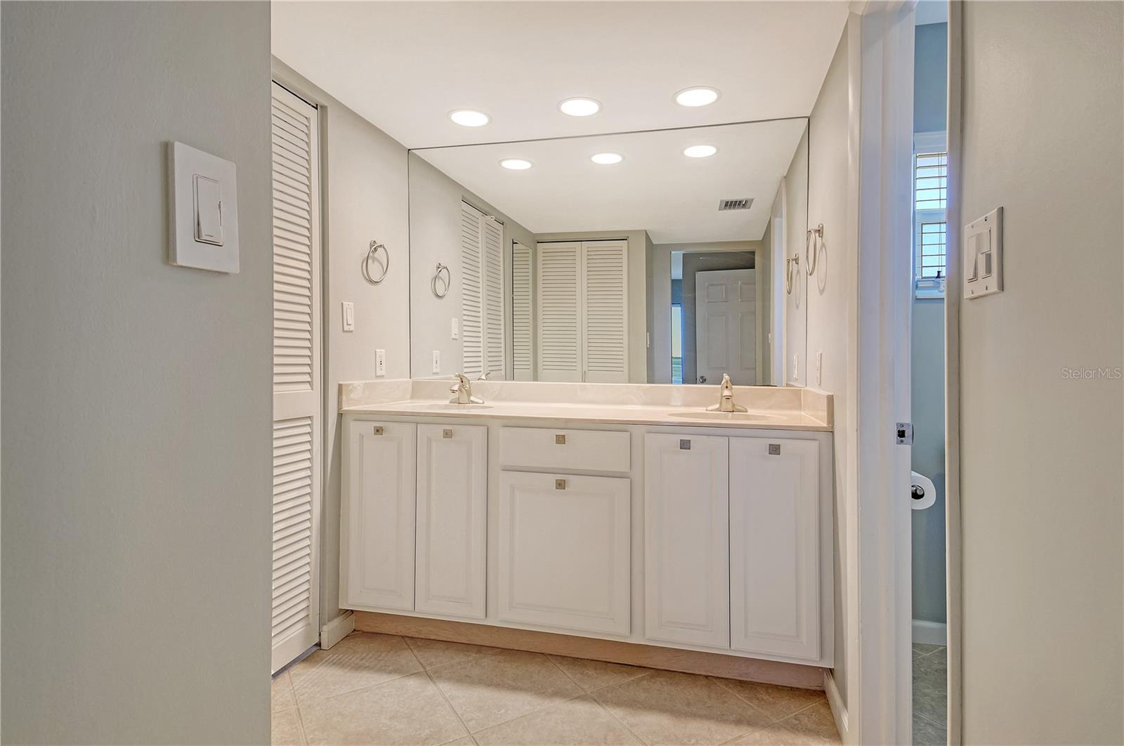 Image 21 of 72 For 4900 Gulf Of Mexico Drive 203