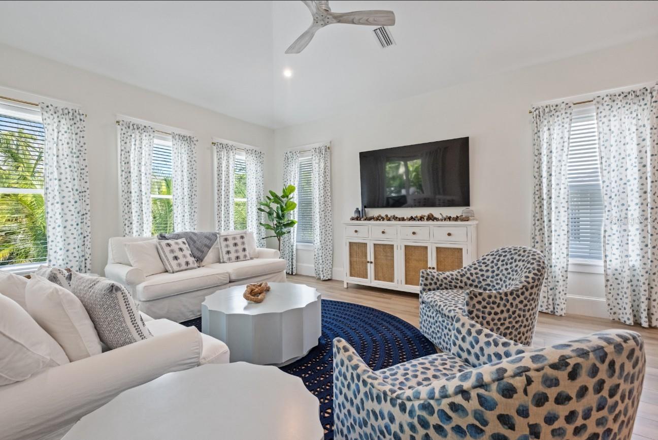 Image 10 of 71 For 408 Magnolia Avenue