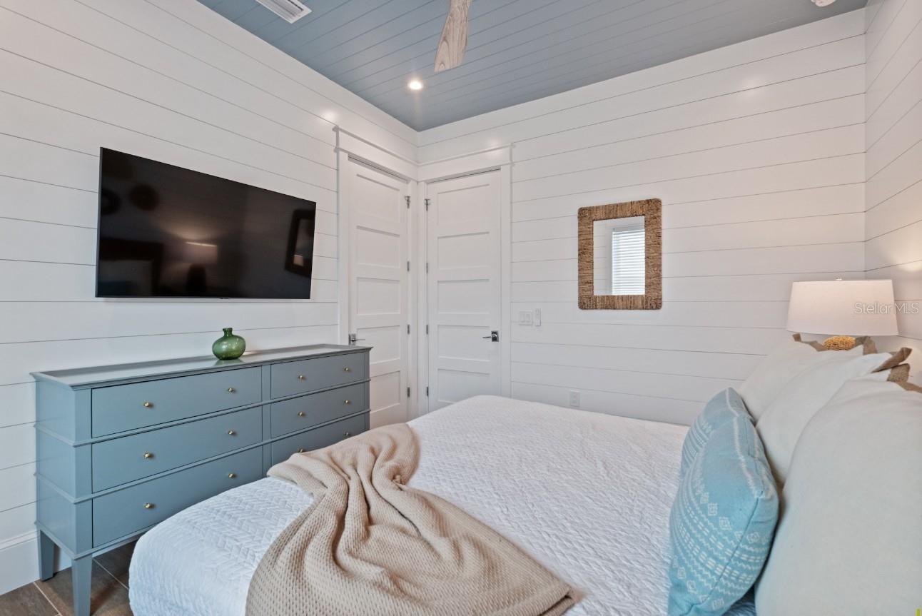 Image 26 of 71 For 408 Magnolia Avenue