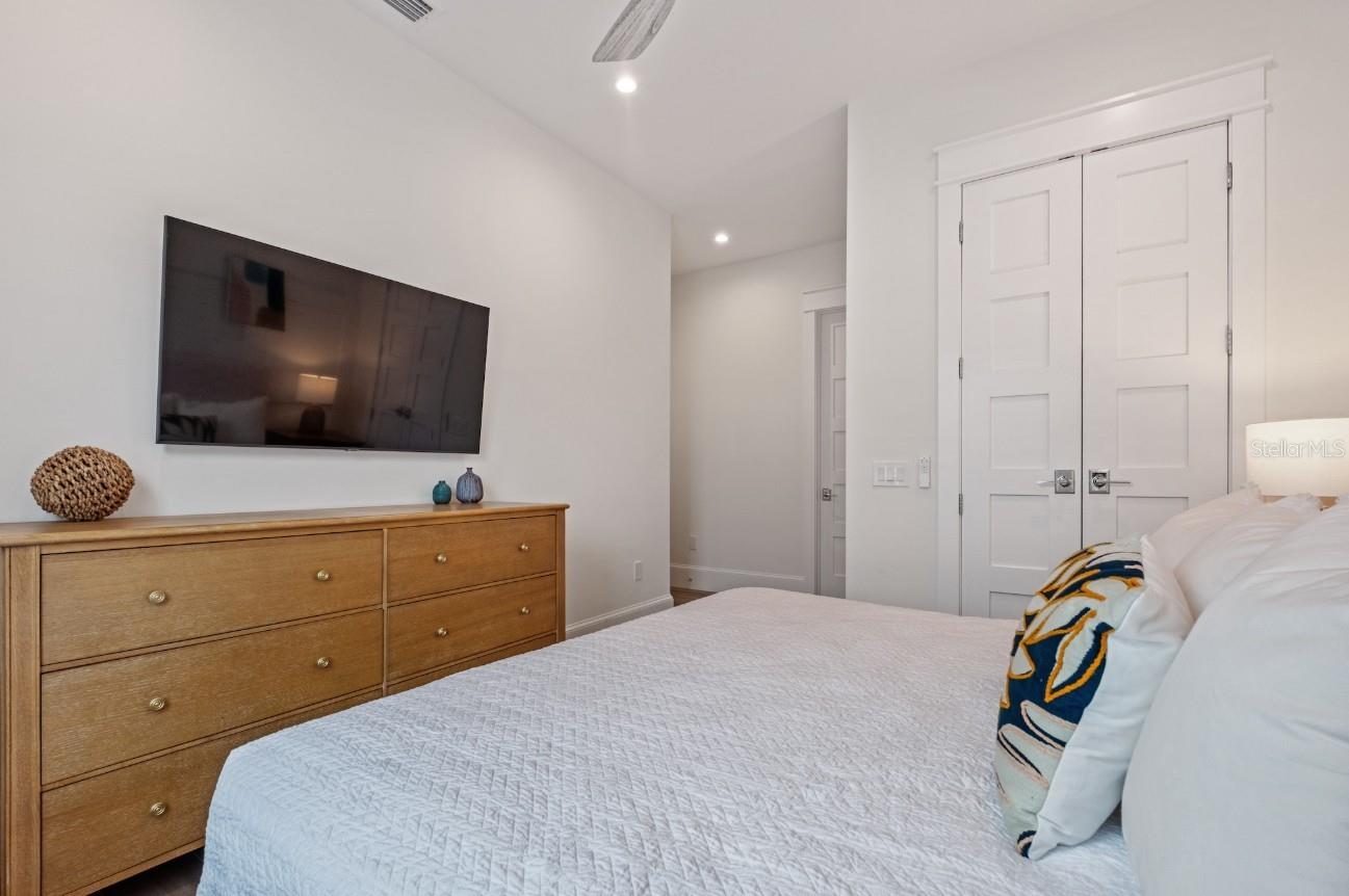 Image 29 of 71 For 408 Magnolia Avenue