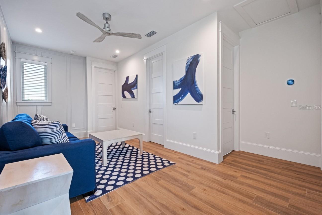 Image 33 of 71 For 408 Magnolia Avenue