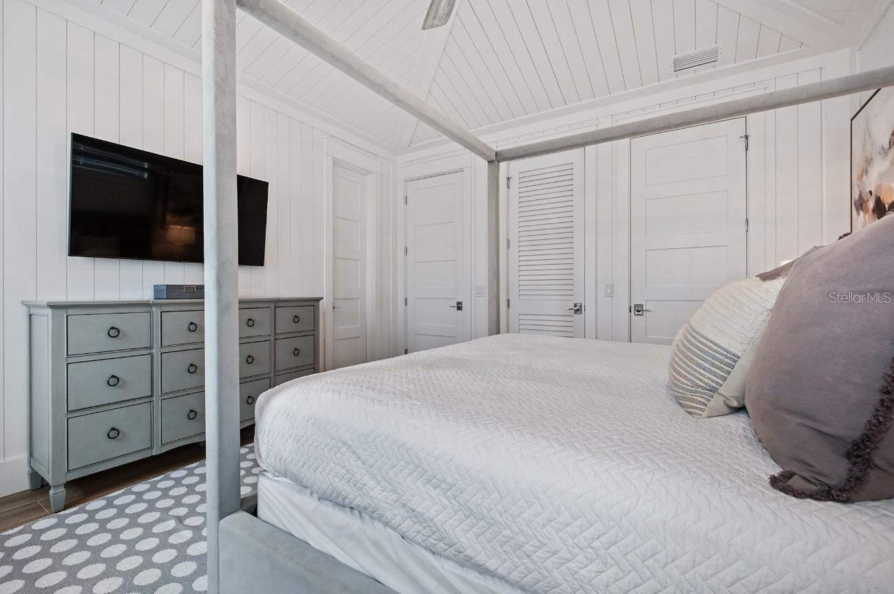 Image 44 of 71 For 408 Magnolia Avenue