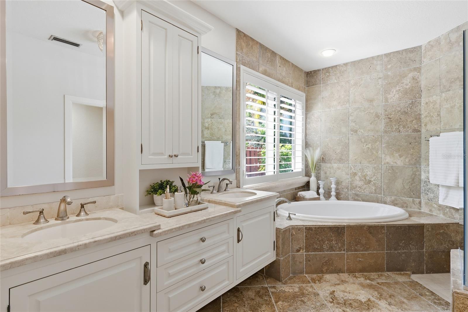 Image 24 of 99 For 4946 Brywill Circle