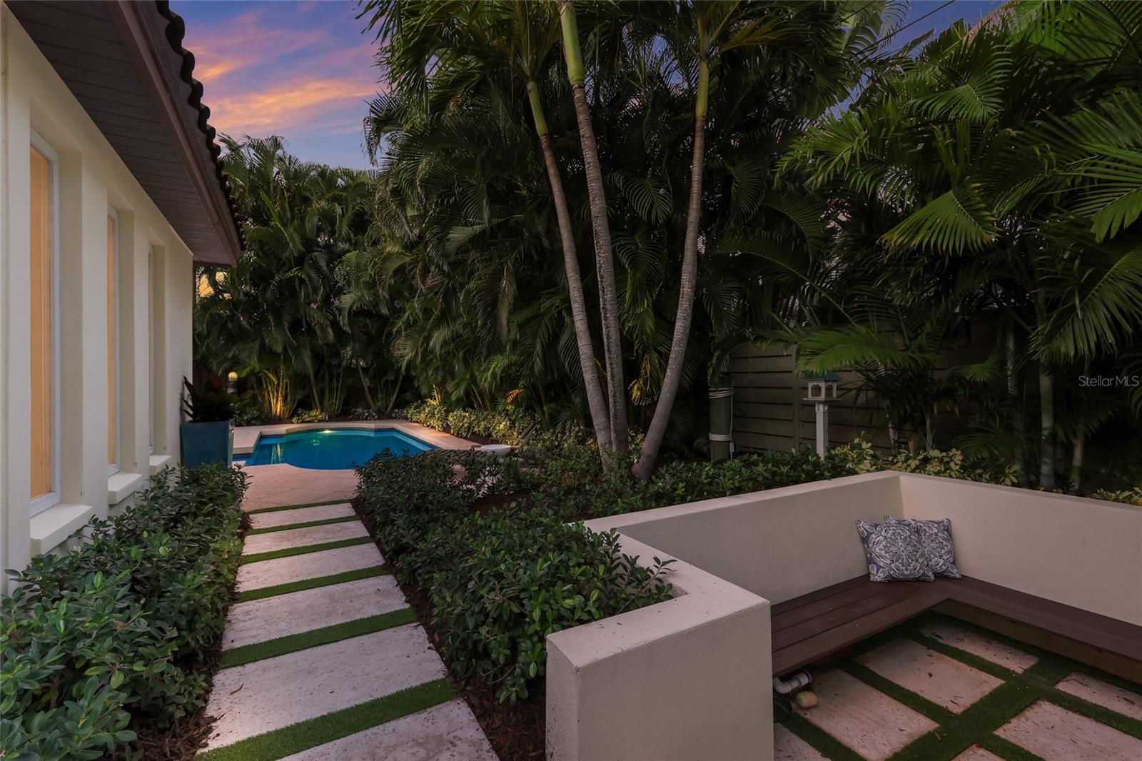 Image 95 of 99 For 4946 Brywill Circle