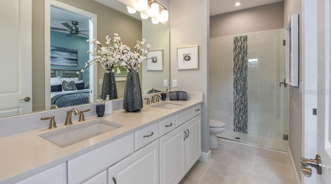 Image 10 of 39 For 16215 Isola Place