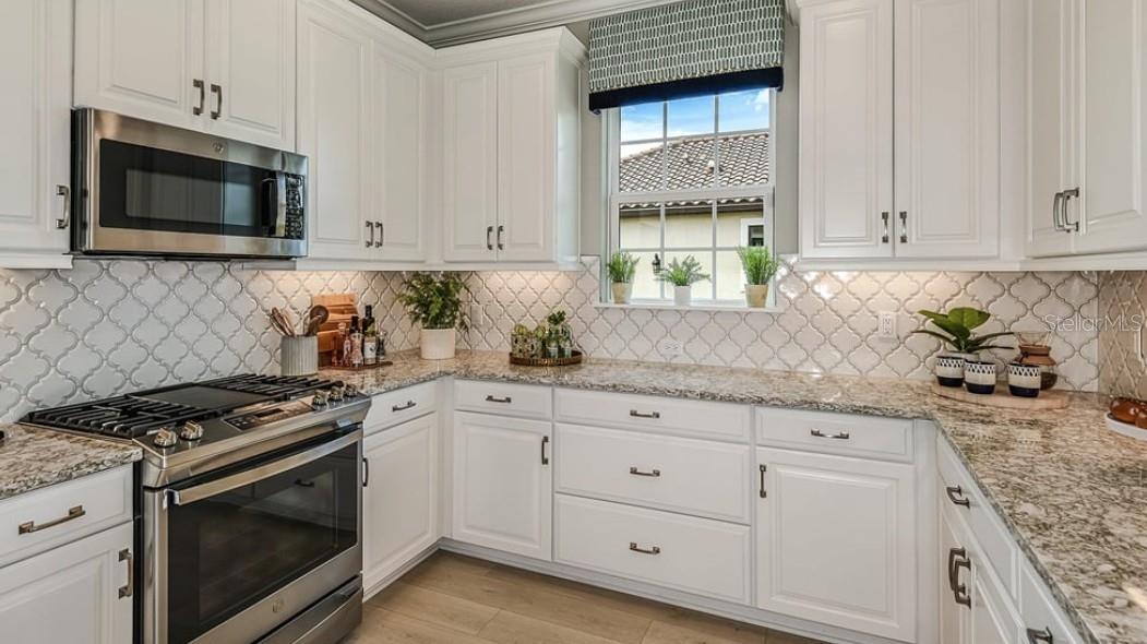 Image 17 of 39 For 16215 Isola Place