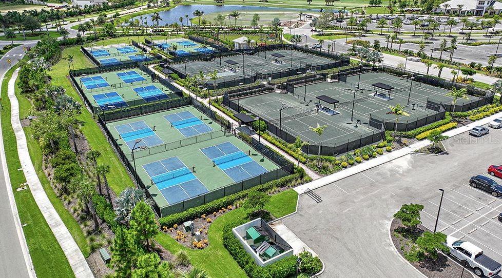 Image 28 of 39 For 16215 Isola Place