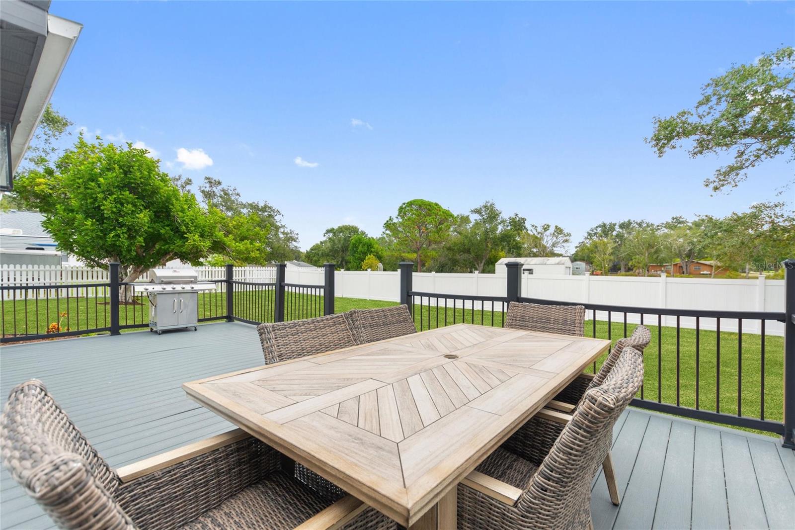 Image 12 of 39 For 2054 Racimo Drive