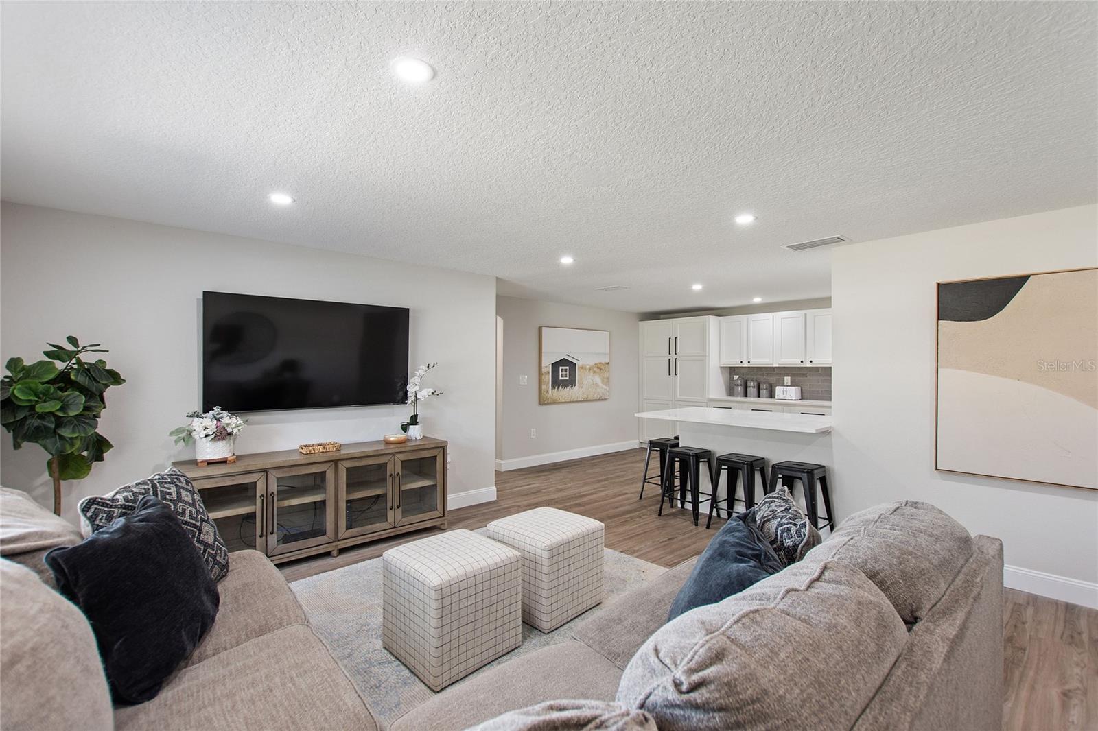 Image 23 of 39 For 2054 Racimo Drive