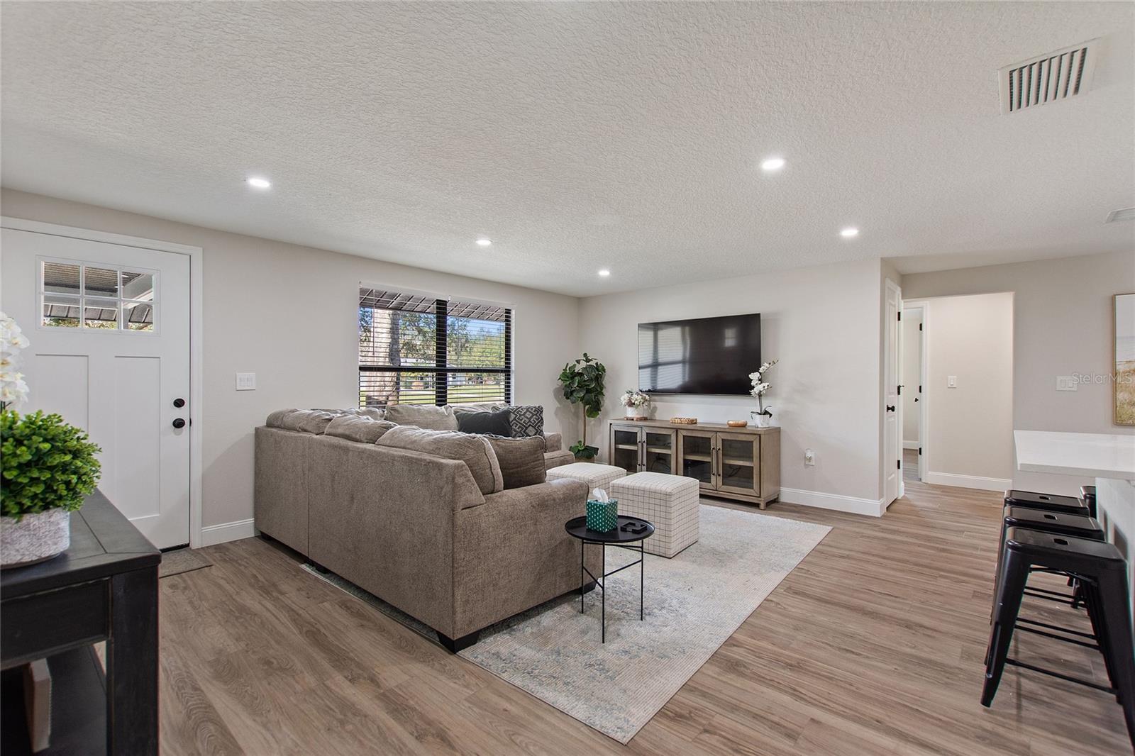 Image 24 of 39 For 2054 Racimo Drive