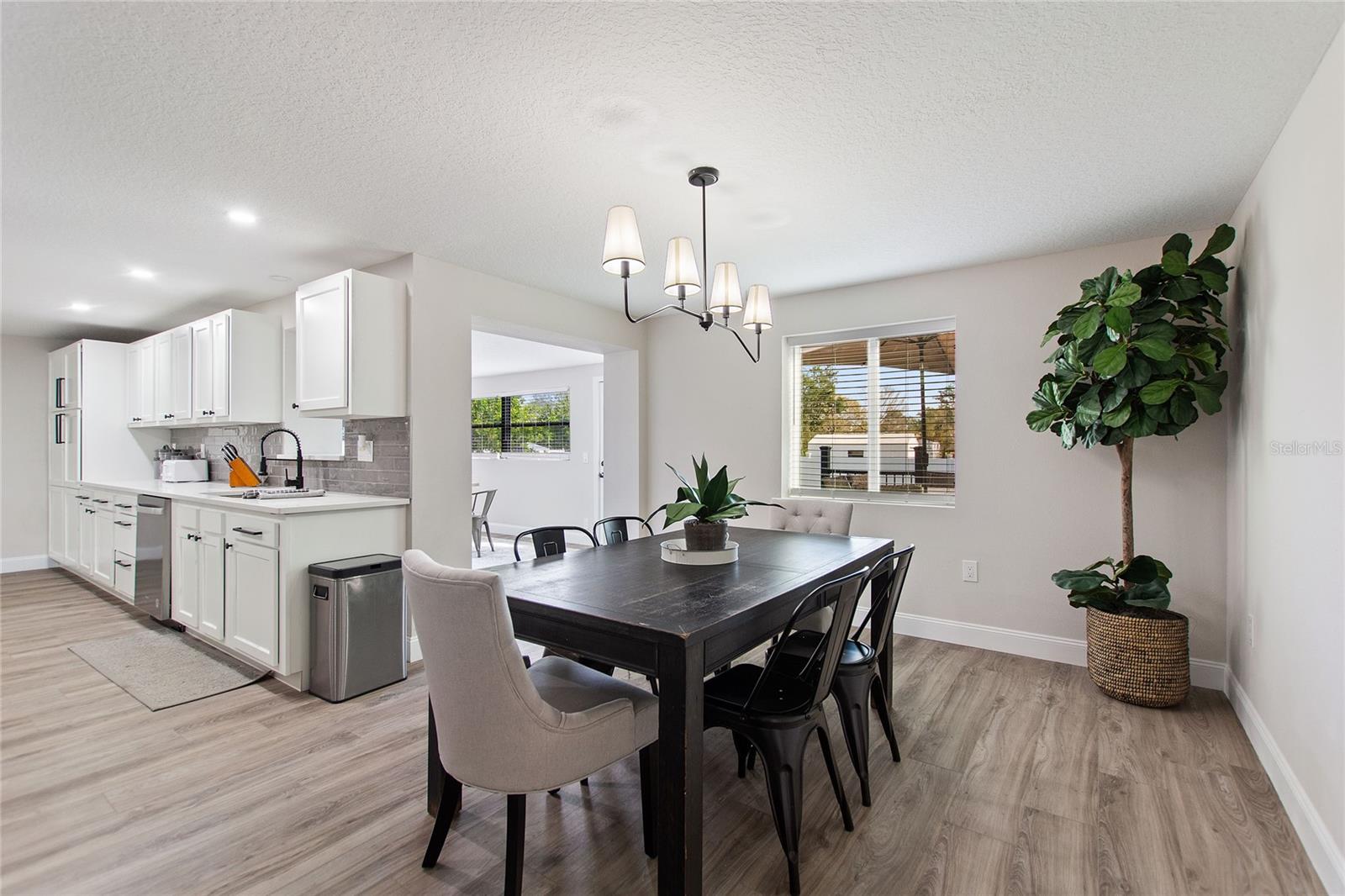 Image 29 of 39 For 2054 Racimo Drive