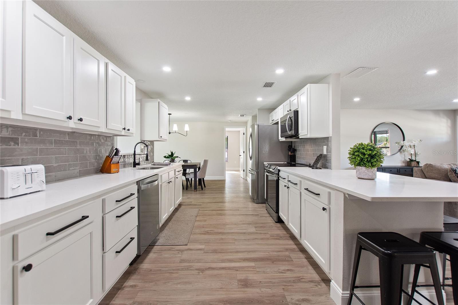 Image 31 of 39 For 2054 Racimo Drive