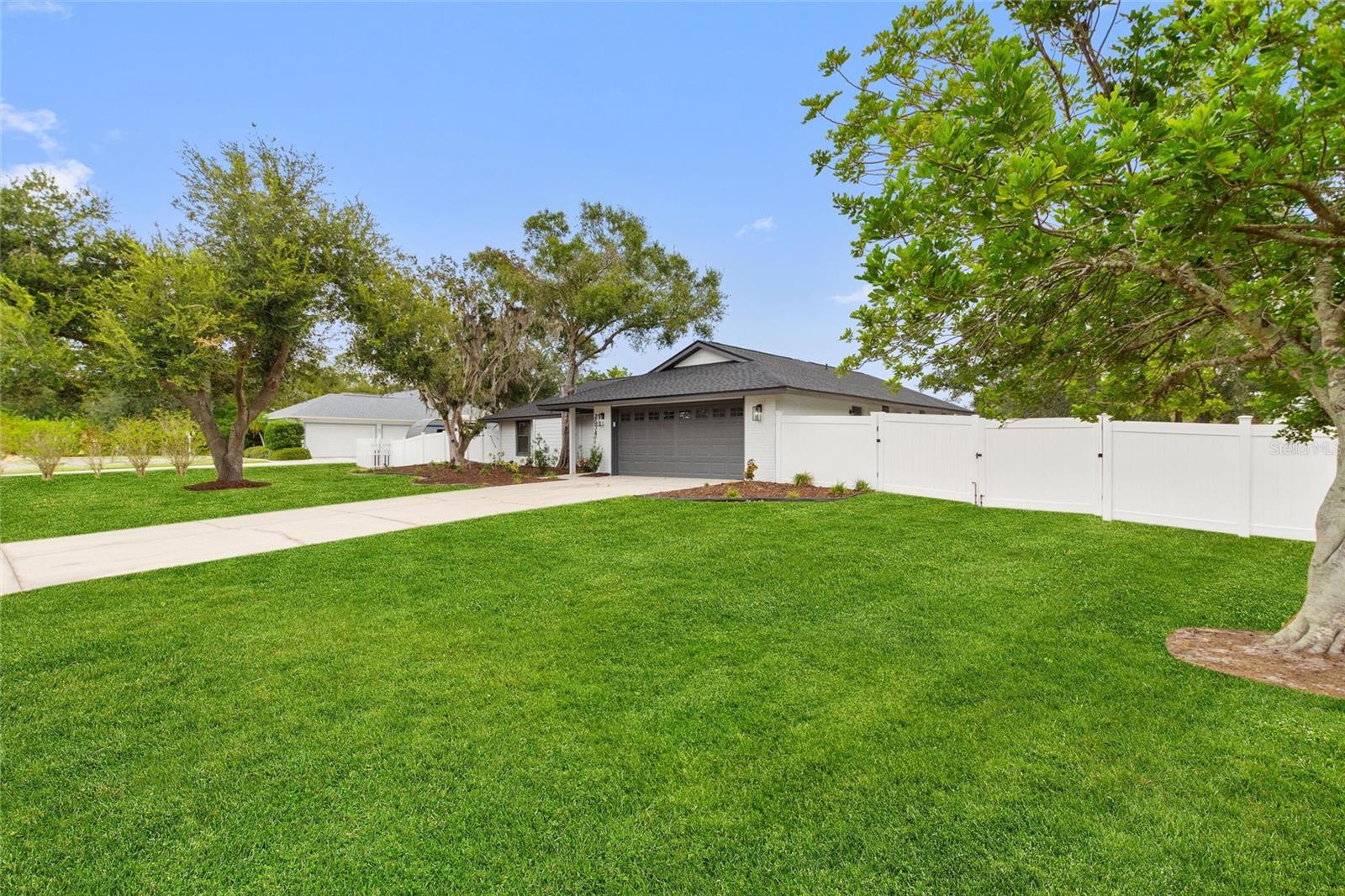 Image 5 of 39 For 2054 Racimo Drive