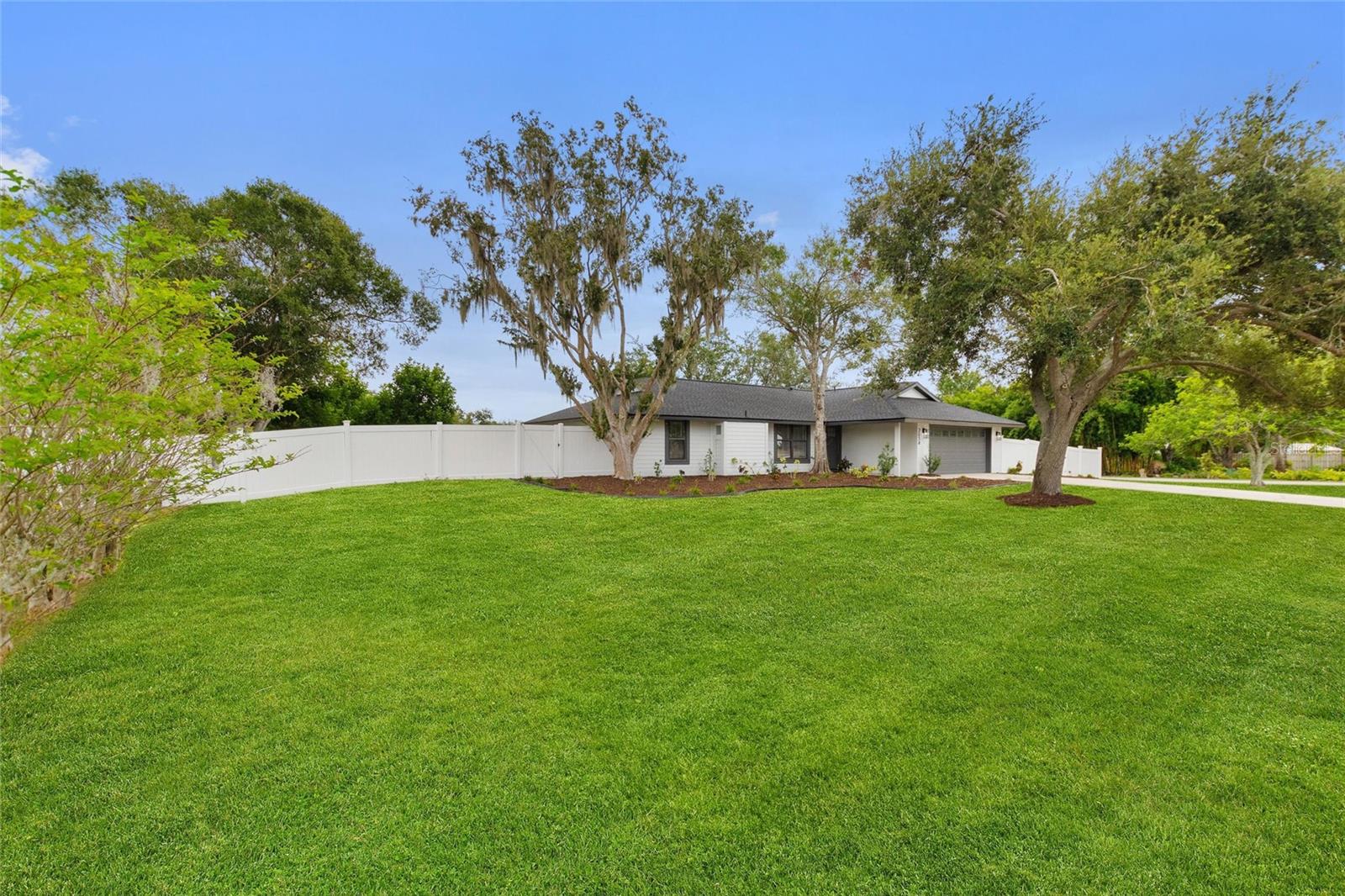 Image 6 of 39 For 2054 Racimo Drive