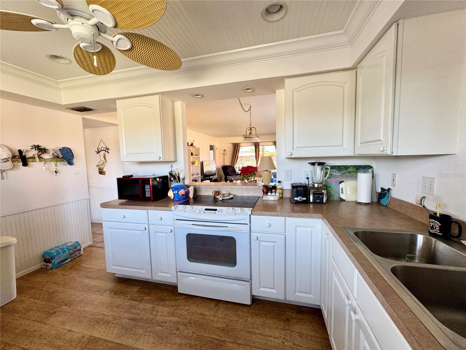 Image 23 of 66 For 4104 Catalina Drive