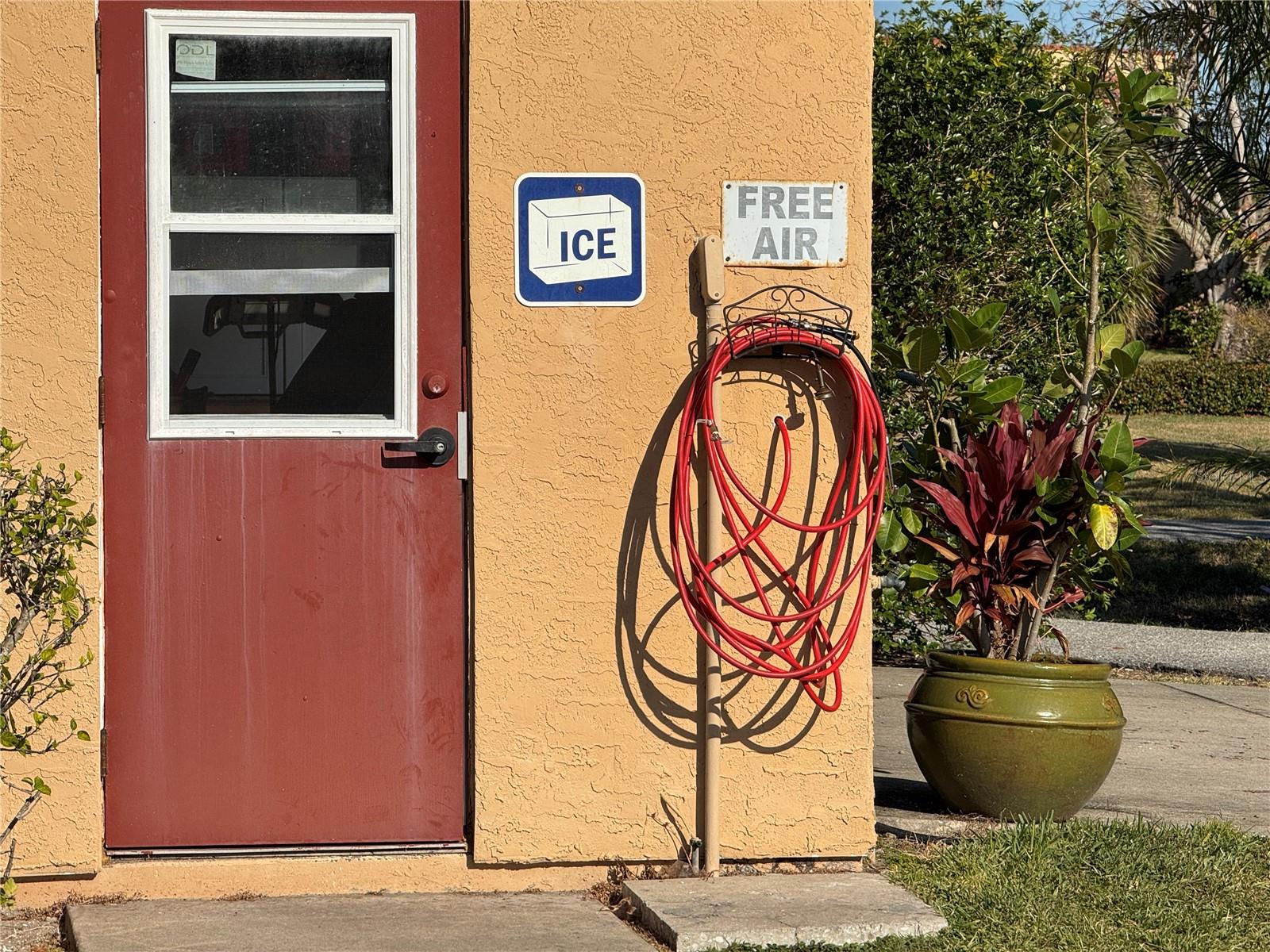 Image 59 of 66 For 4104 Catalina Drive