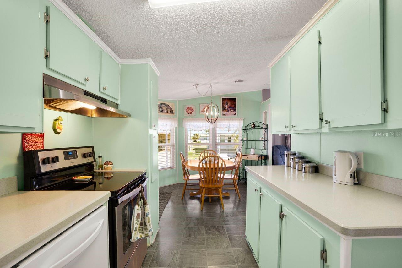 Image 13 of 40 For 709 Riverview Circle