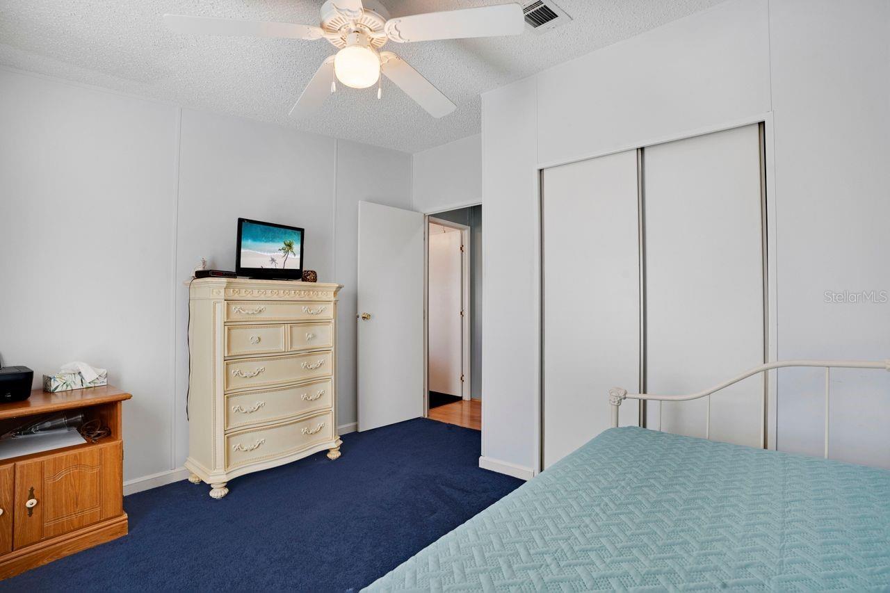 Image 21 of 40 For 709 Riverview Circle