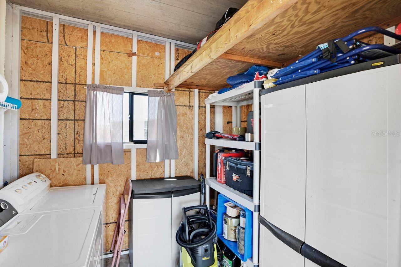 Image 27 of 40 For 709 Riverview Circle