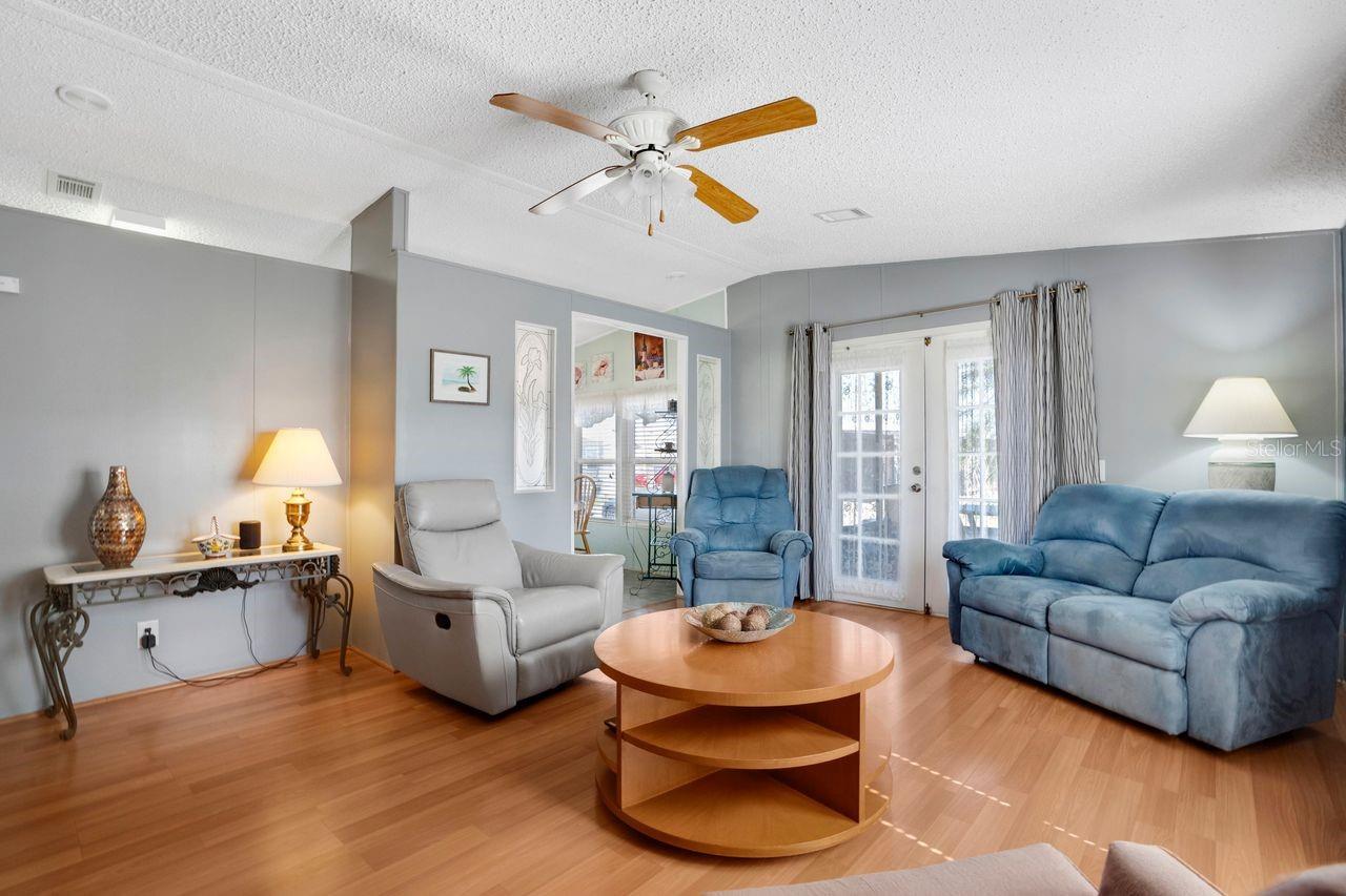 Image 8 of 40 For 709 Riverview Circle