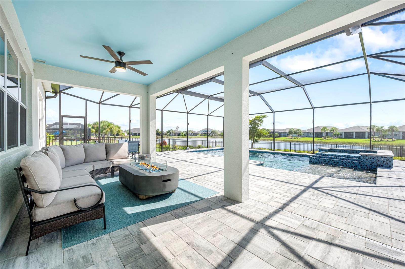 Image 9 of 34 For 42958 Canon Court