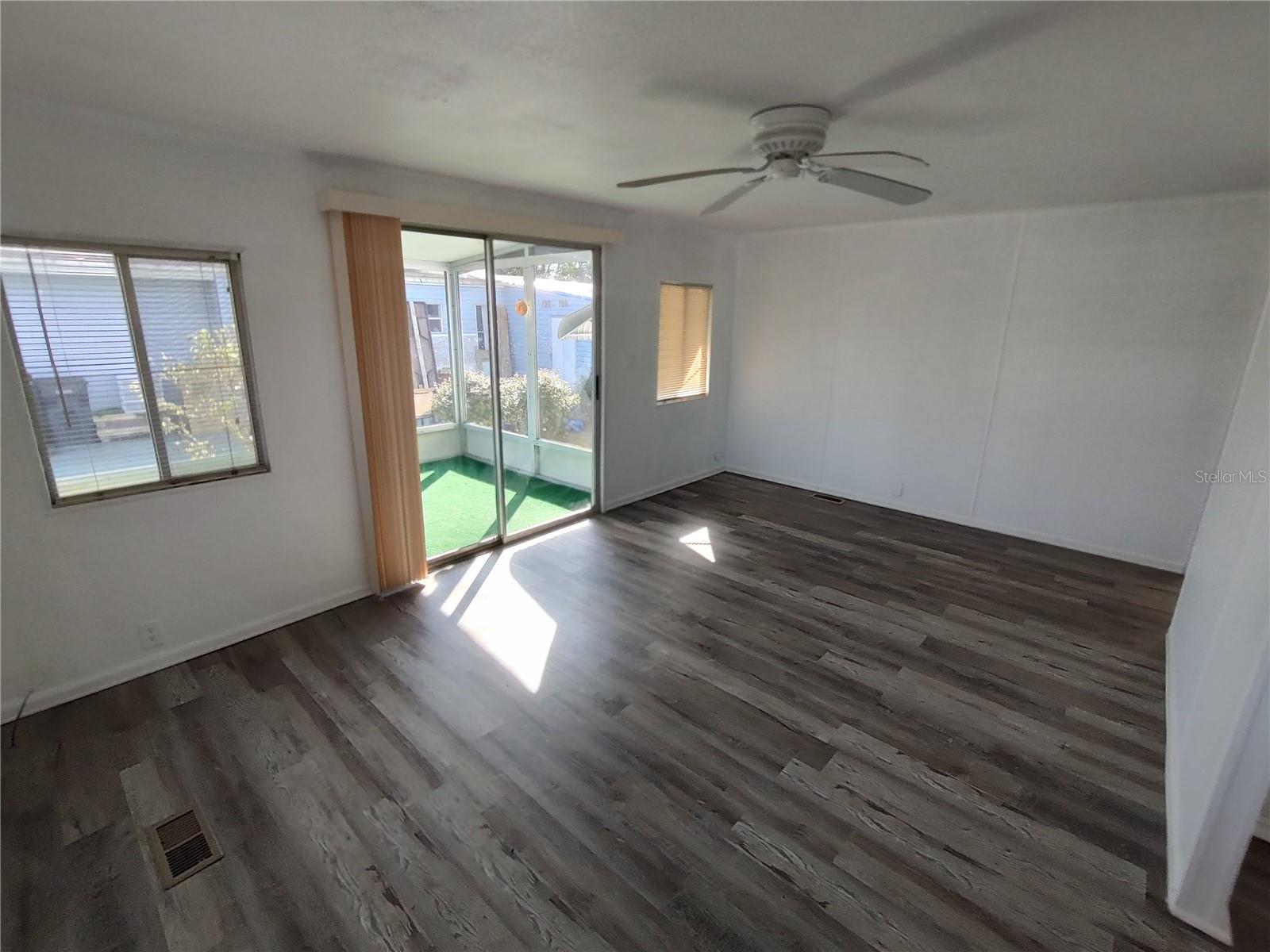 Image 6 of 20 For 900 9th Ave E Hamilton Street 142