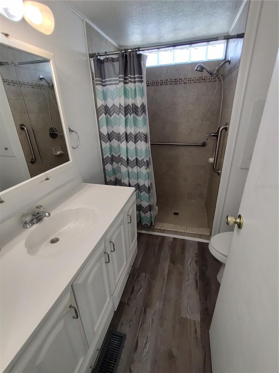 Image 9 of 20 For 900 9th Ave E Hamilton Street 142