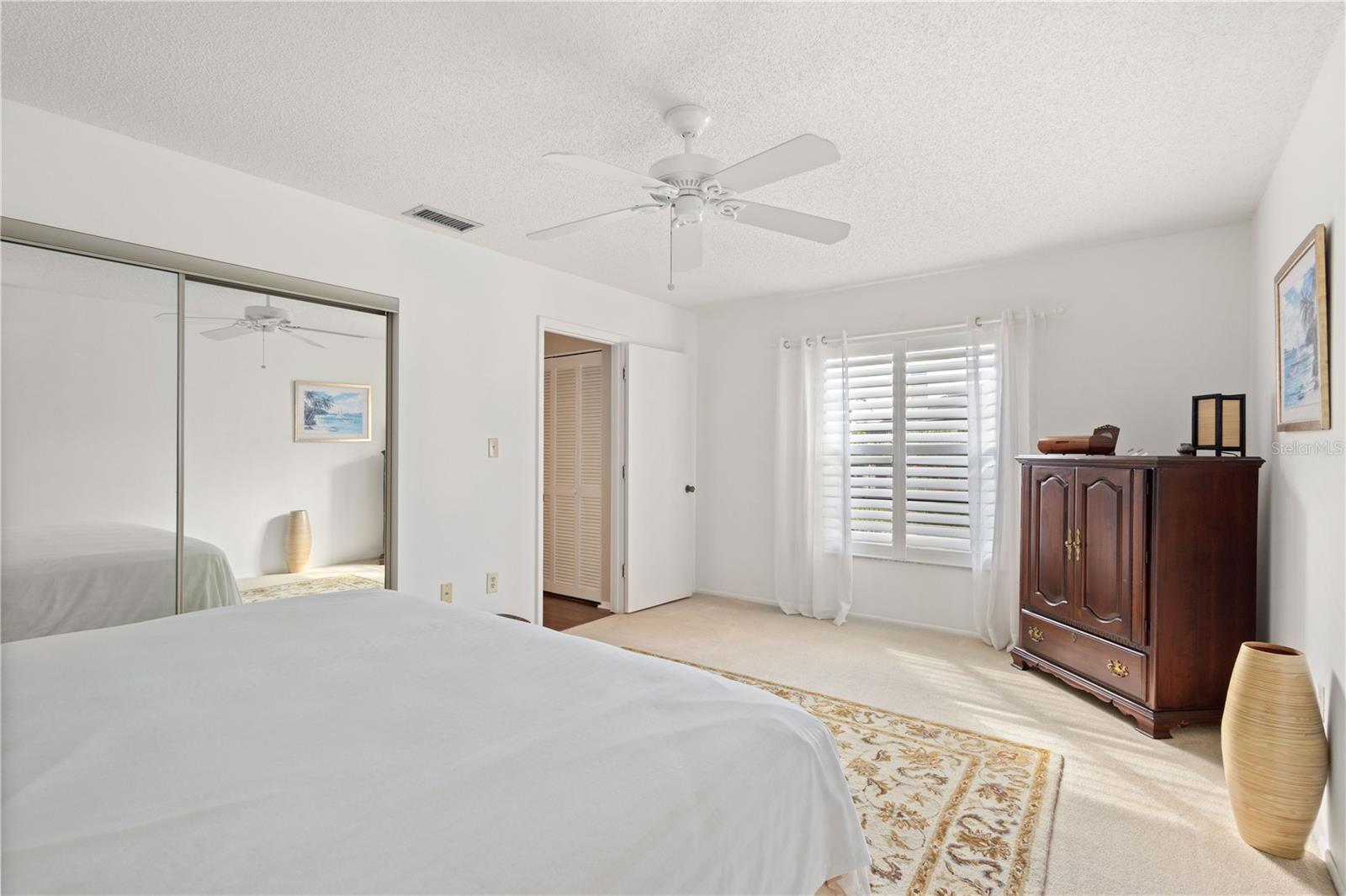 Image 17 of 31 For 4527 La Jolla Drive