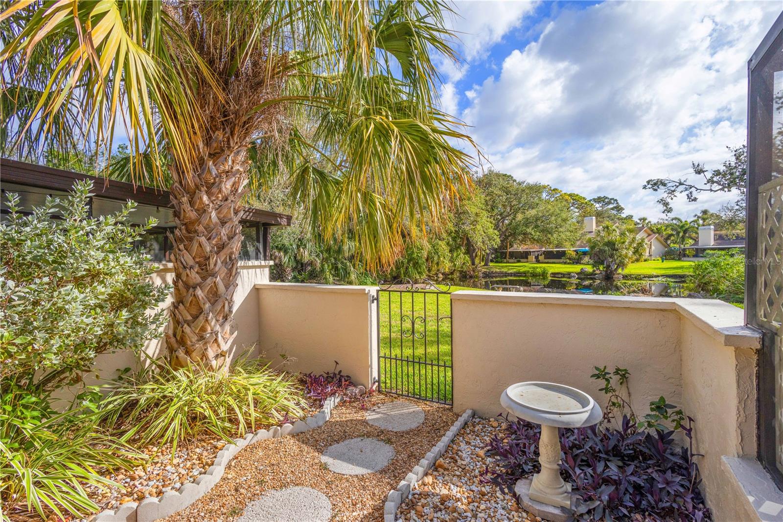 Image 23 of 31 For 4527 La Jolla Drive