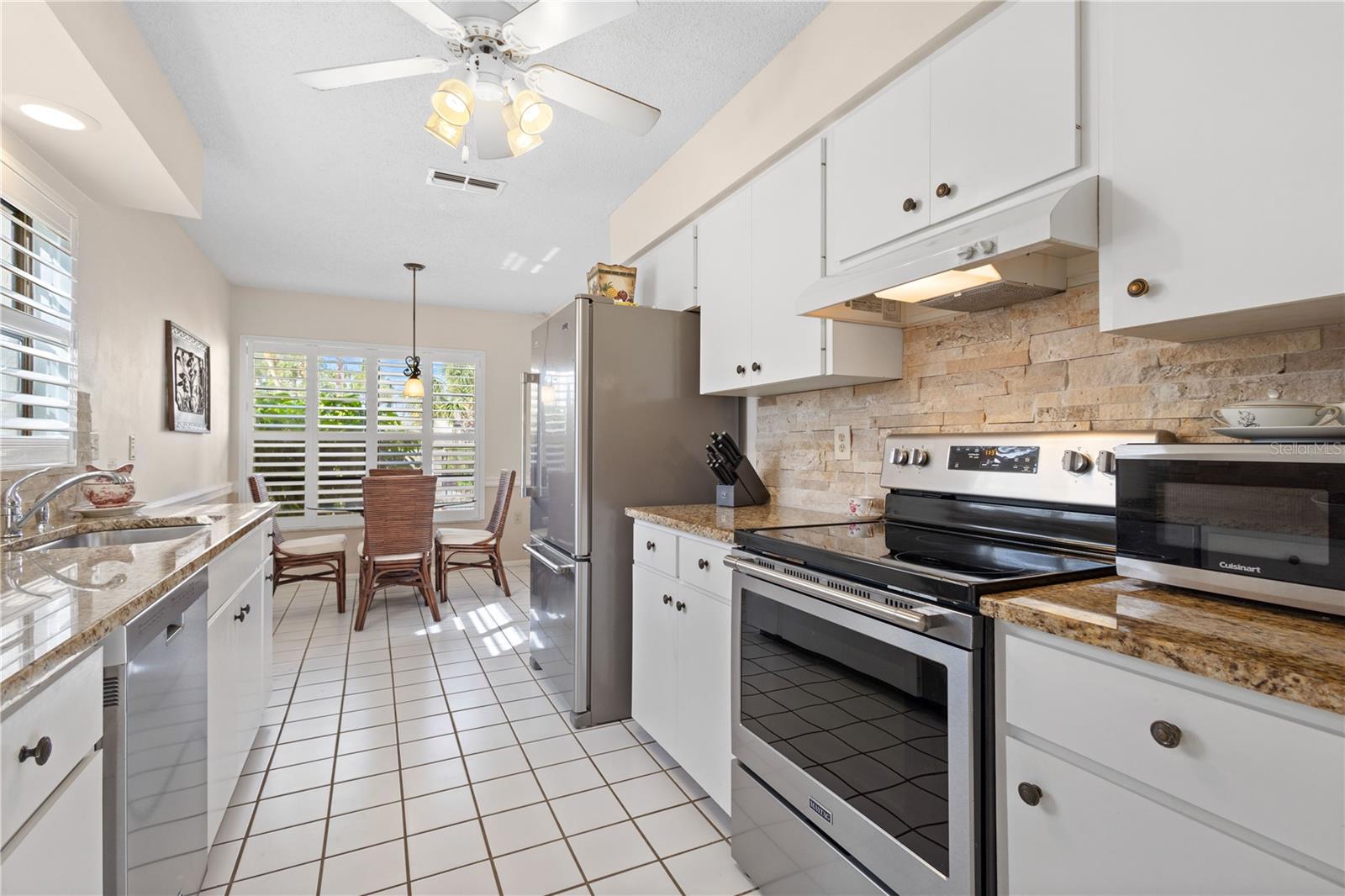 Image 8 of 31 For 4527 La Jolla Drive