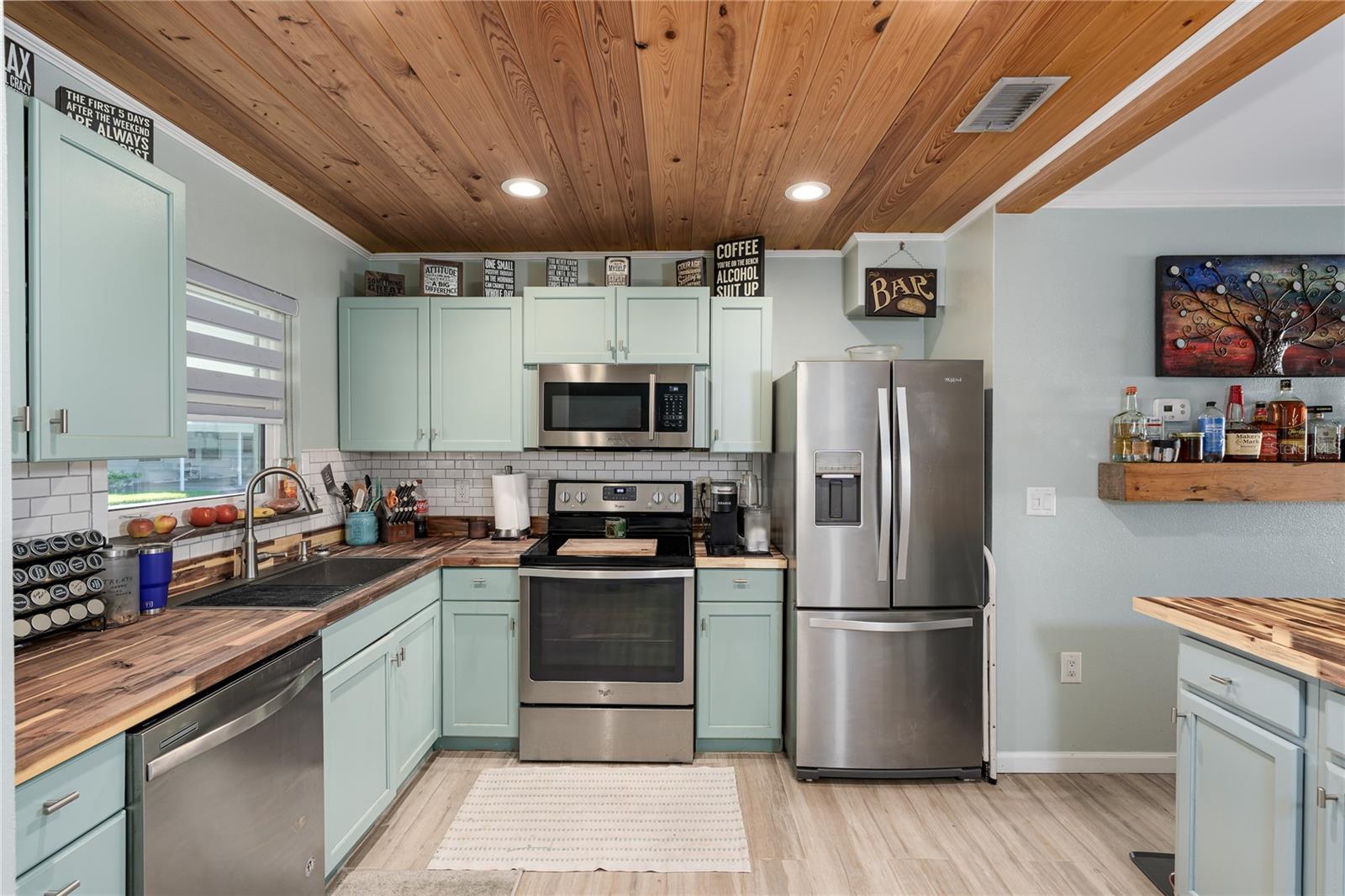 Image 3 of 23 For 2115 9th Avenue W 6d