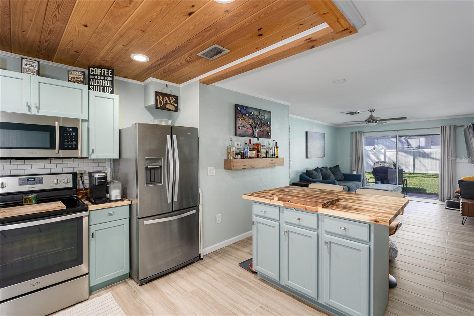 Image 4 of 23 For 2115 9th Avenue W 6d