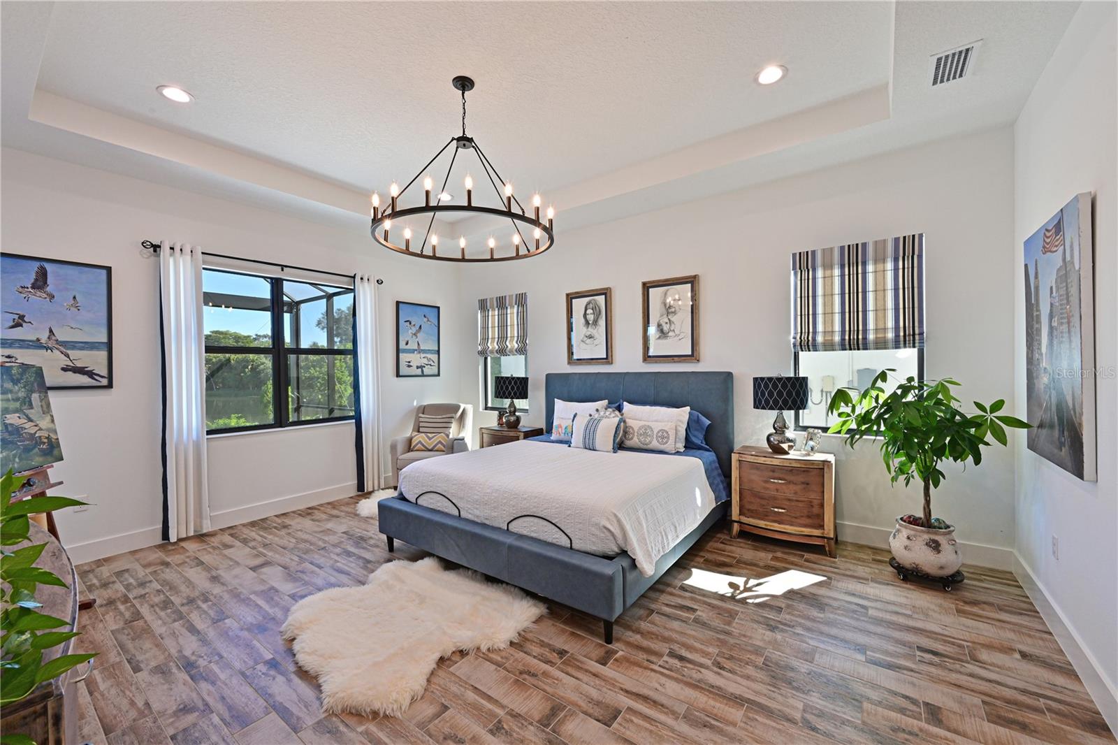 Image 19 of 44 For 8013 Clearwater Court