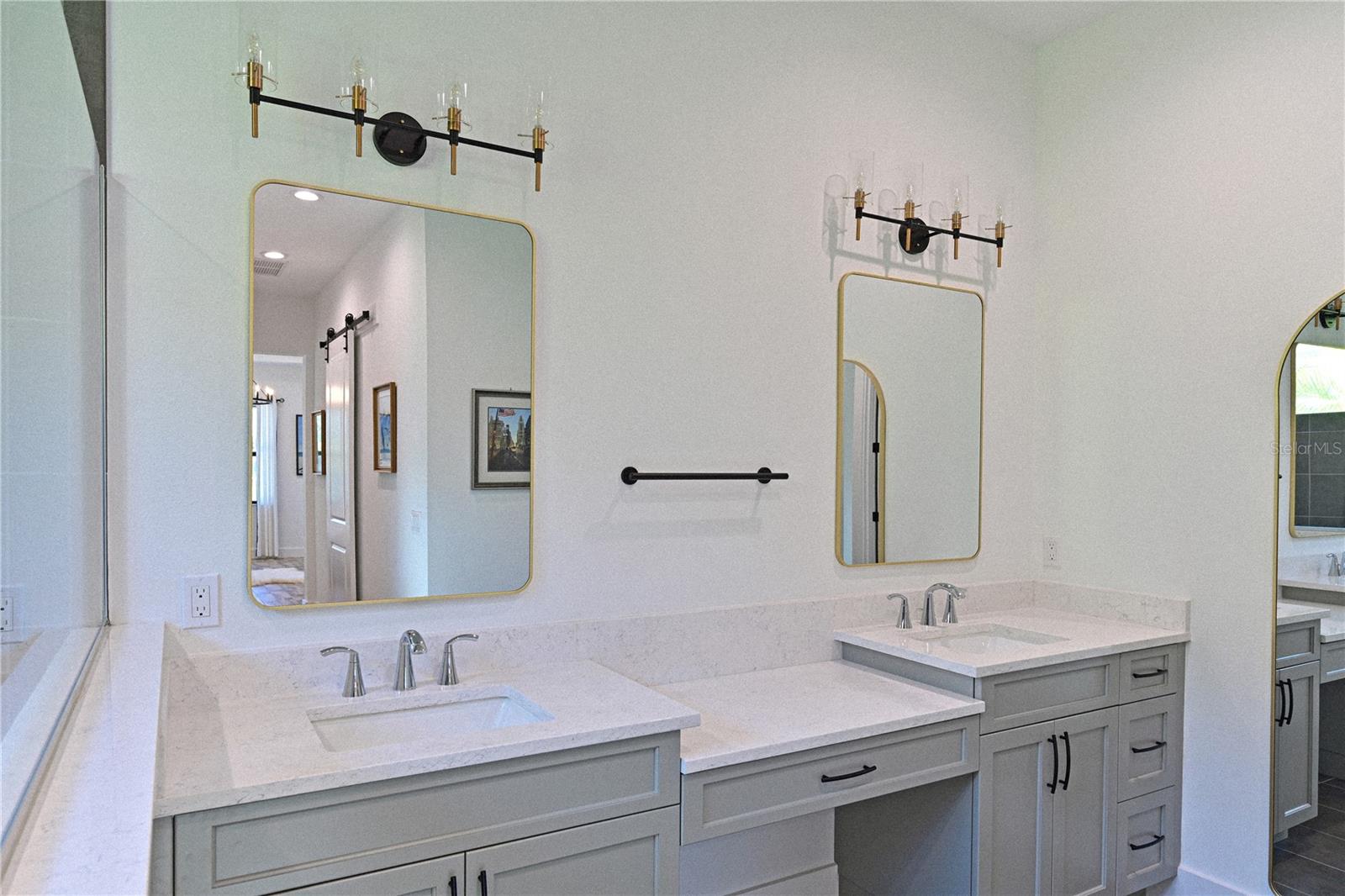 Image 23 of 44 For 8013 Clearwater Court