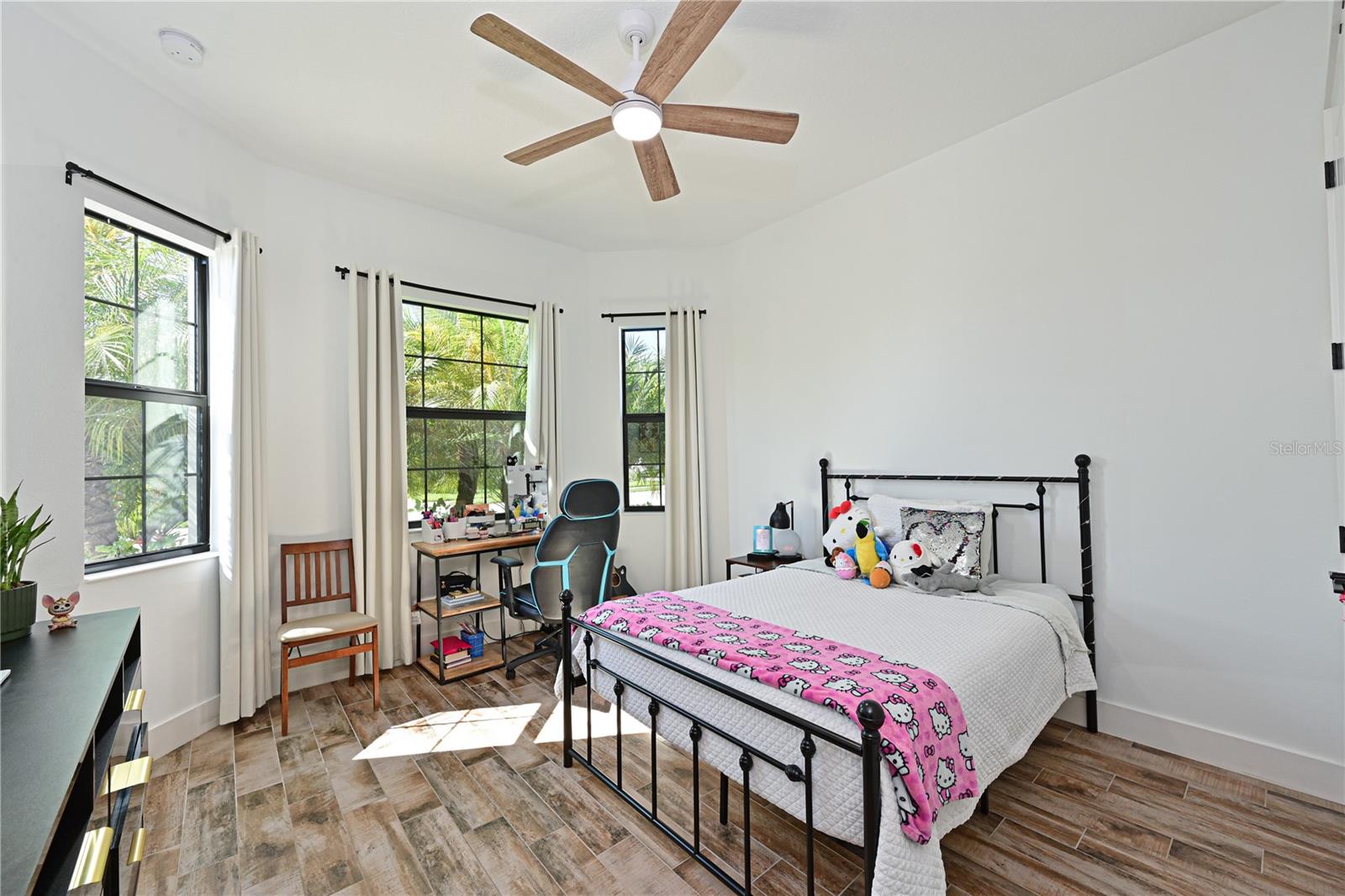 Image 26 of 44 For 8013 Clearwater Court