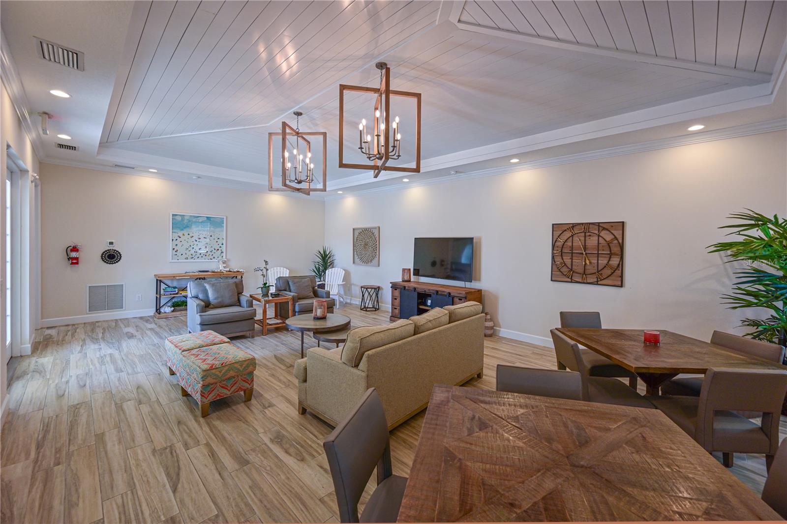 Image 41 of 44 For 8013 Clearwater Court