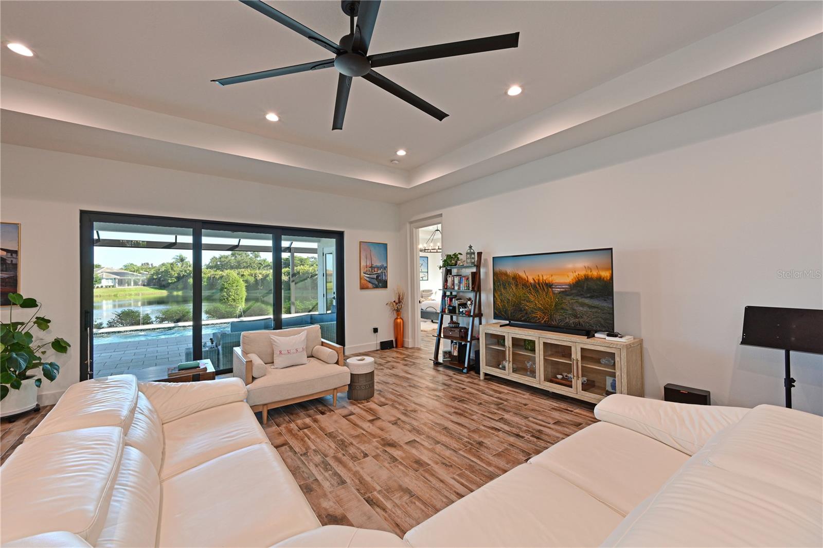 Image 6 of 44 For 8013 Clearwater Court