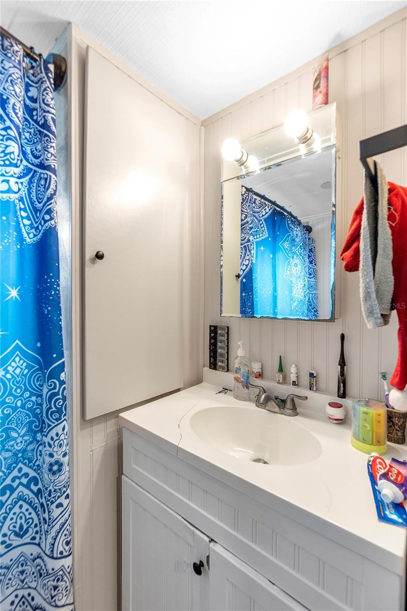 Image 17 of 36 For 307 52nd Avenue Drive W