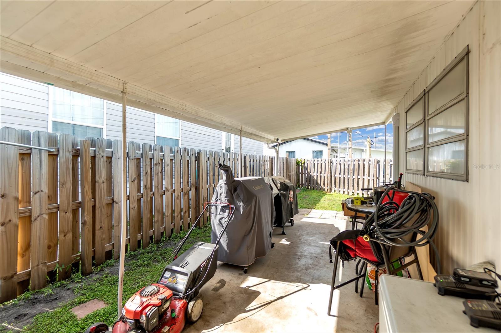 Image 18 of 36 For 307 52nd Avenue Drive W