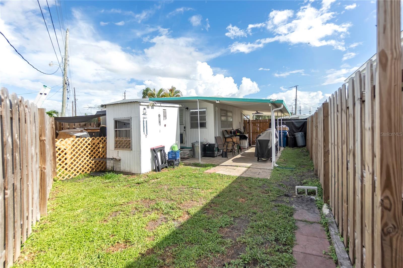 Image 20 of 36 For 307 52nd Avenue Drive W