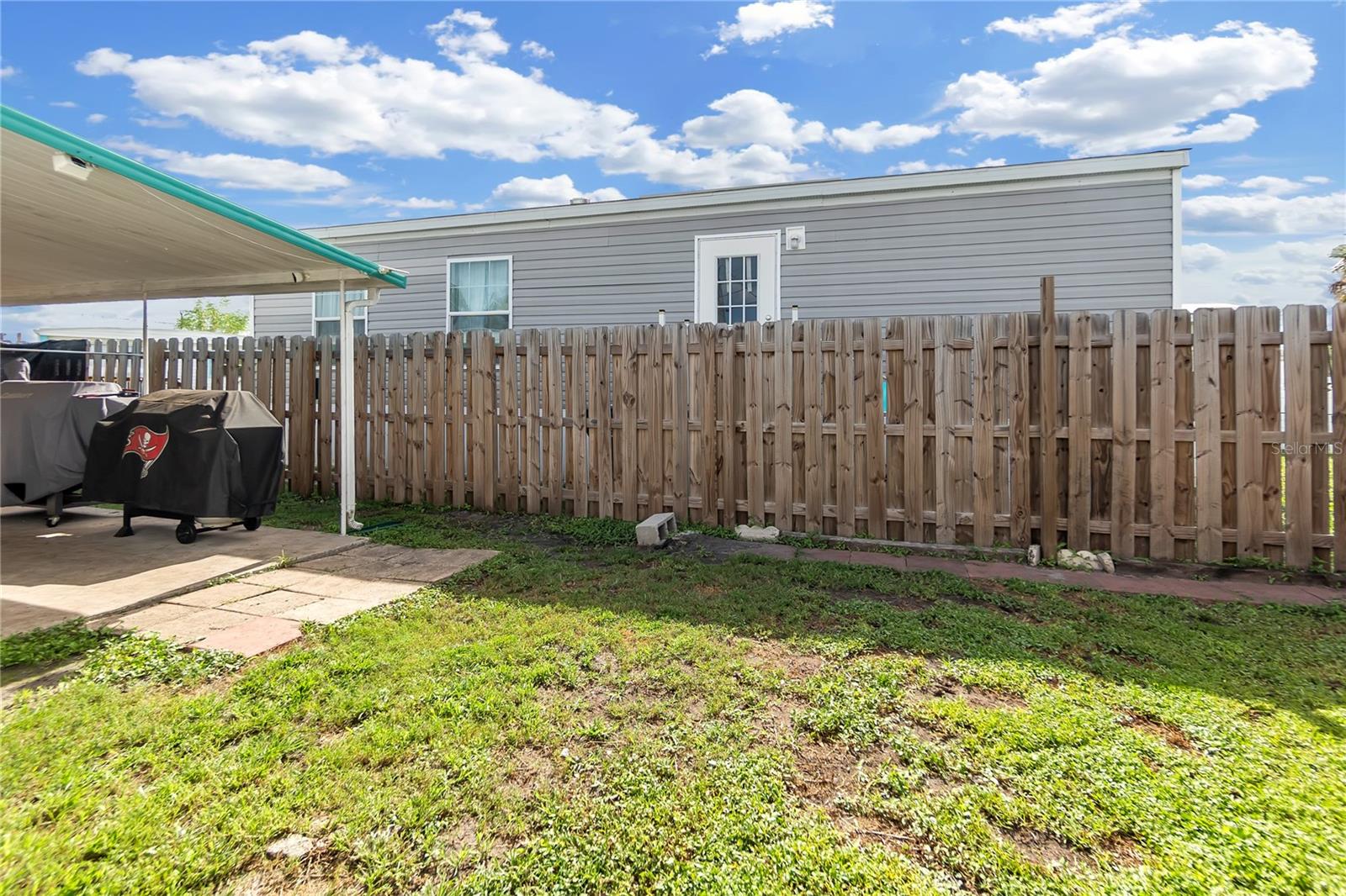 Image 21 of 36 For 307 52nd Avenue Drive W