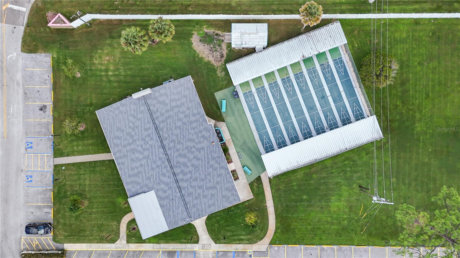 Image 25 of 36 For 307 52nd Avenue Drive W