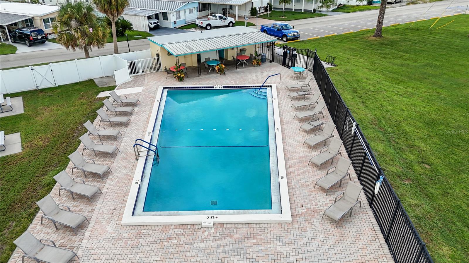 Image 32 of 36 For 307 52nd Avenue Drive W