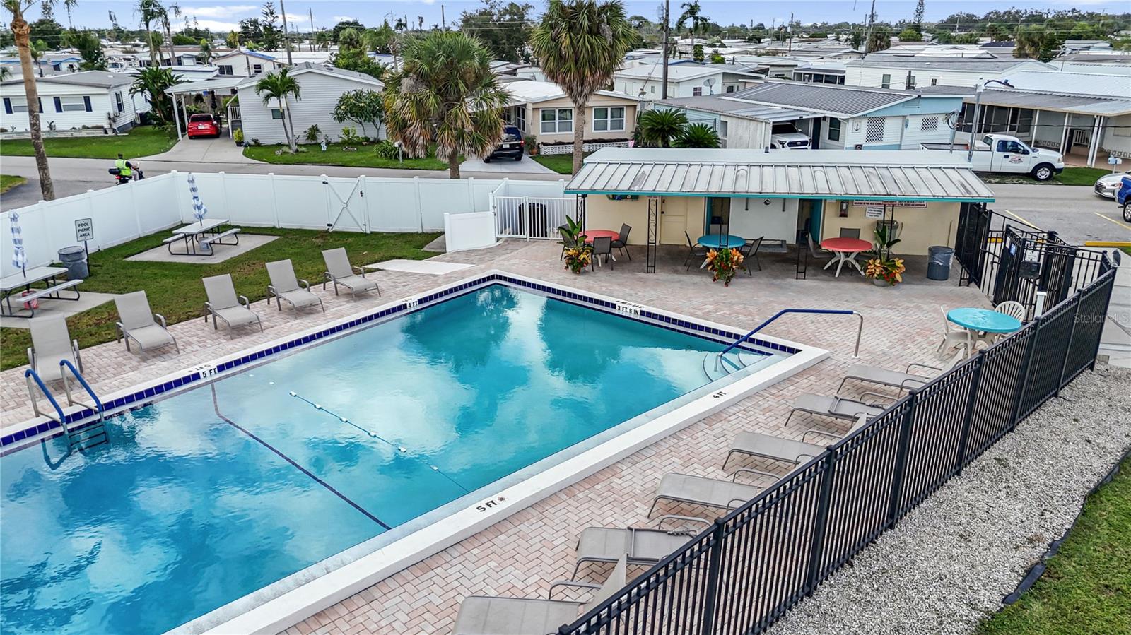 Image 33 of 36 For 307 52nd Avenue Drive W