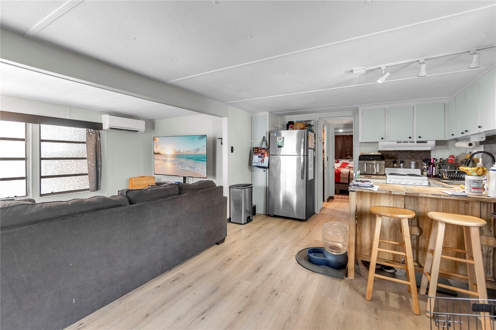 Image 5 of 36 For 307 52nd Avenue Drive W