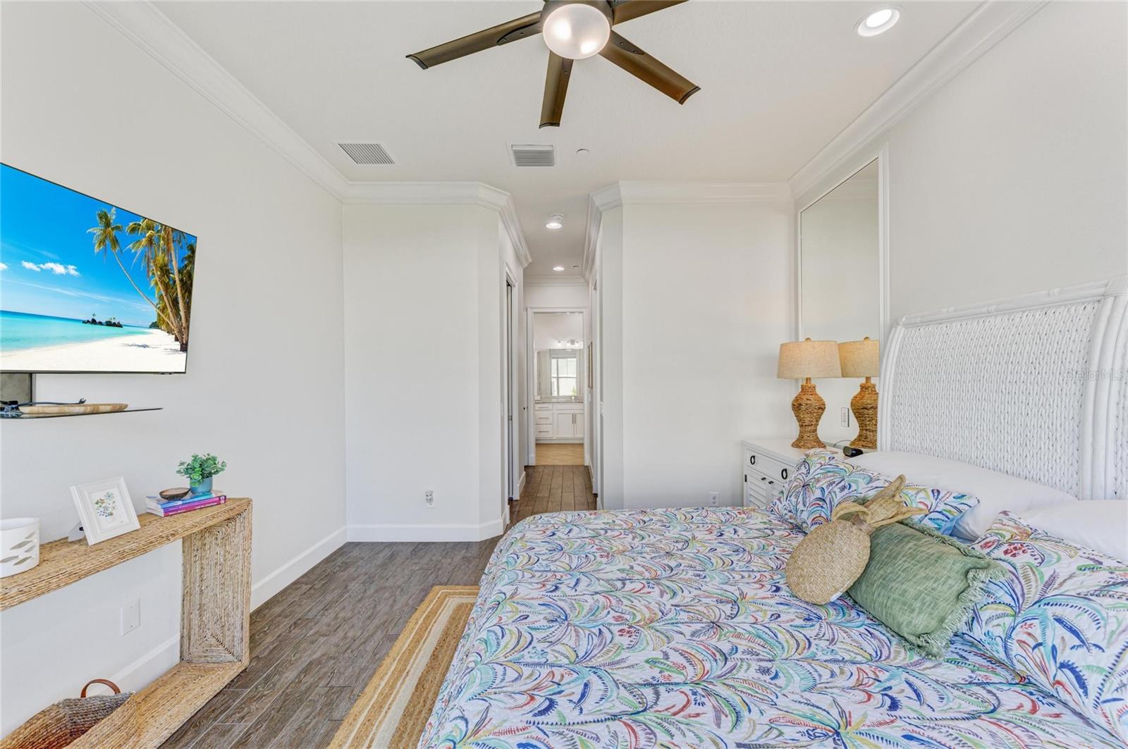 Image 28 of 98 For 334 Castaway Cay Drive 101